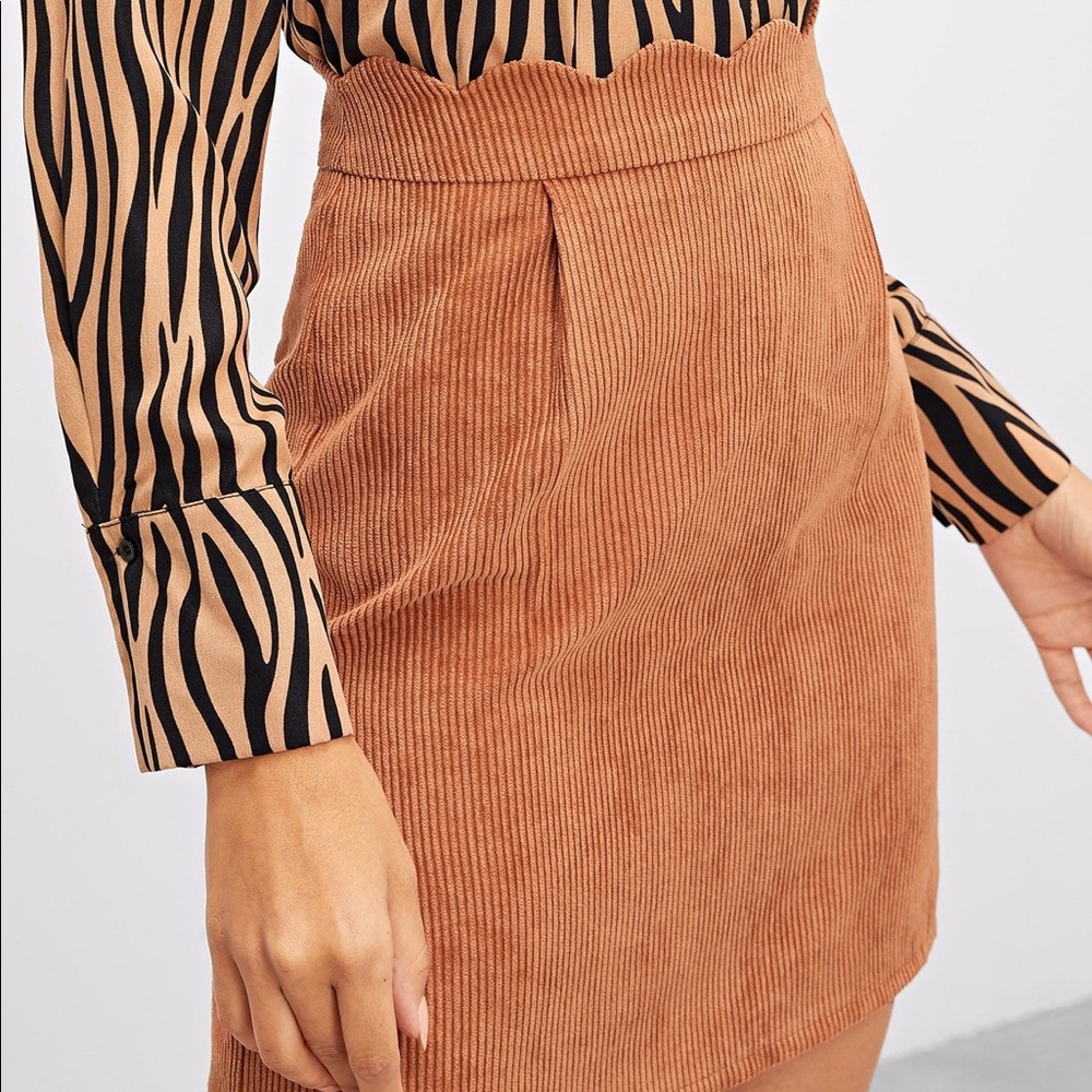 Scalloped Waist Corduroy Skirt - Picture 3 of 3